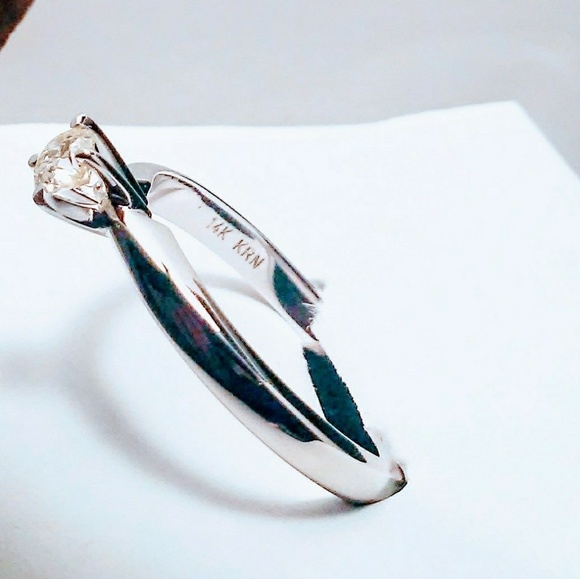 14k wg Diamond solitaire engagement / wedding ring - Picture 3 of 8